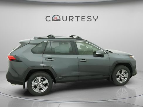 New 2025 Toyota RAV4 XLE image 14