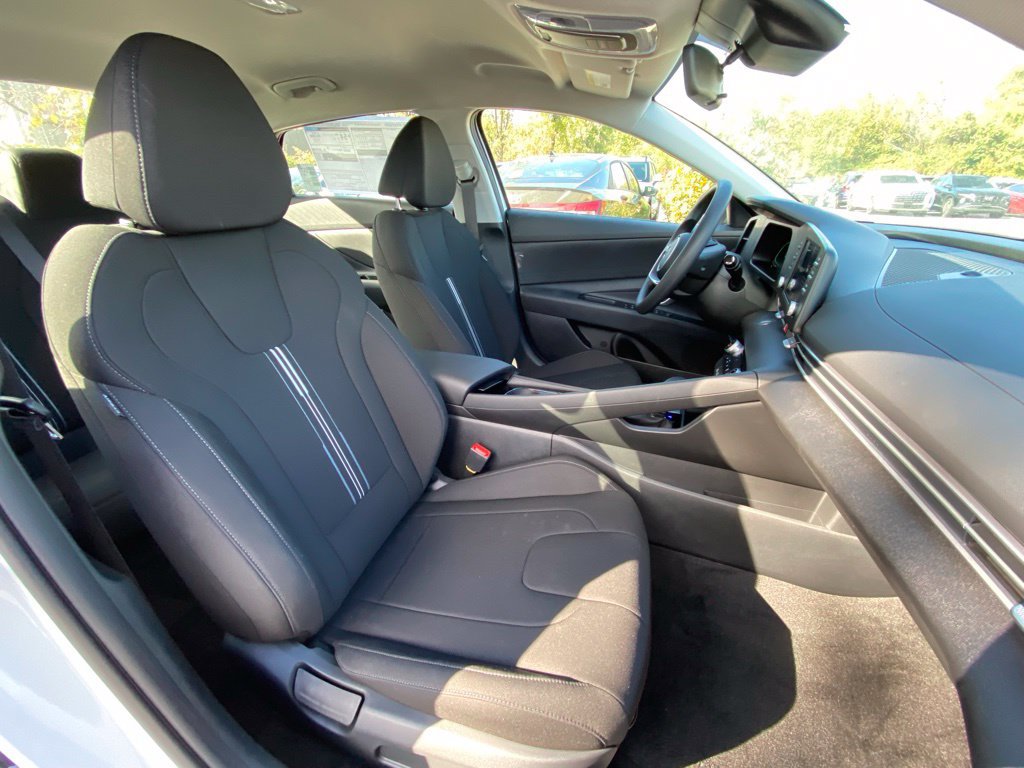 New 2026 Hyundai Elantra Hybrid FWD image 37