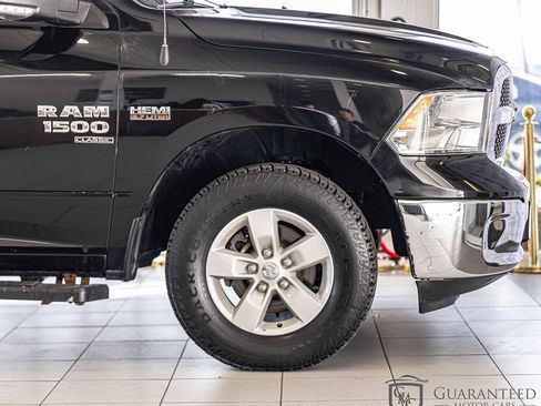 Used 2020 RAM 1500 Classic SLT w/ Luxury Group image 11