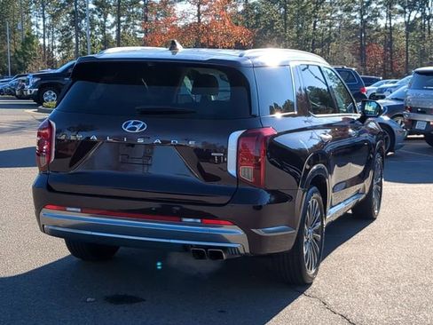 Used 2024 Hyundai Palisade Calligraphy image 4