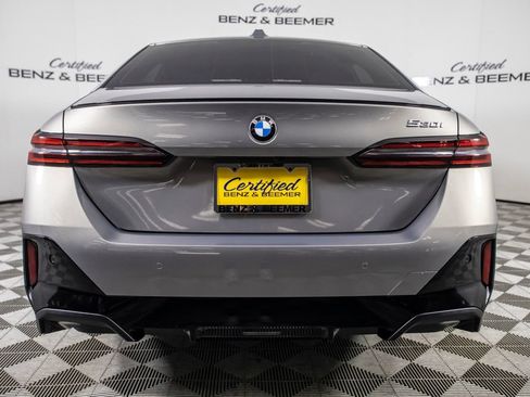 Used 2025 BMW 530i w/ M Sport Package RWD image 7