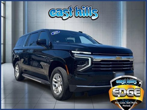 Certified 2025 Chevrolet Suburban LT AWD/4WD image 1