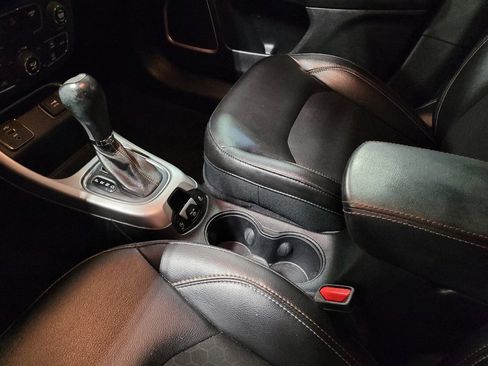 Used 2018 Jeep Compass Latitude w/ Popular Equipment Group FWD image 26