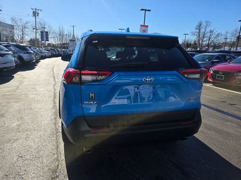 Certified 2021 Toyota RAV4 XLE w/ Carpet Mat Package (TMS) image 5