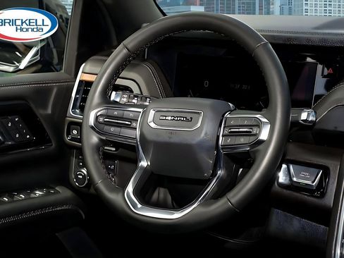 Used 2025 GMC Yukon Denali AWD/4WD image 22