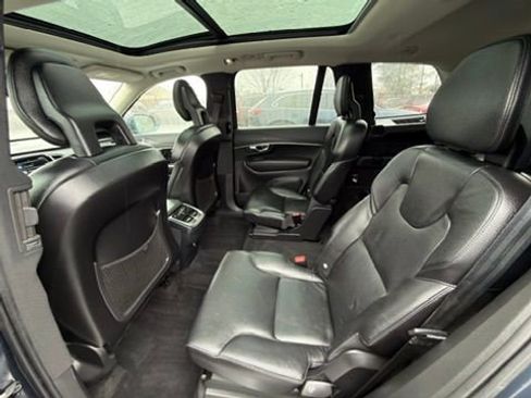 Used 2020 Volvo XC90 T6 Momentum w/ Protection Package Premier image 24