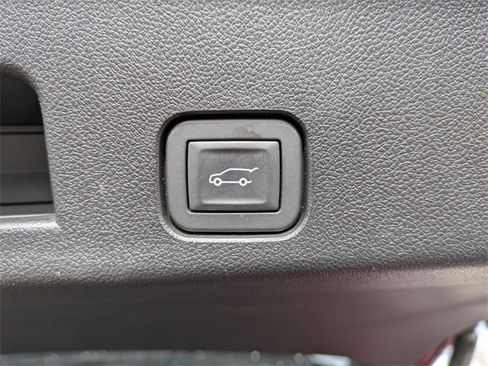 Used 2024 GMC Acadia Denali w/ Super Cruise Package image 23