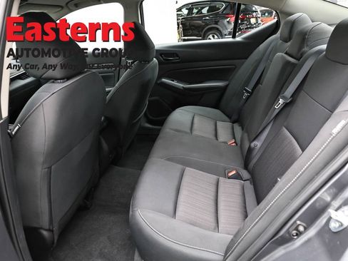 Used 2025 Nissan Altima 2.5 SV FWD image 21