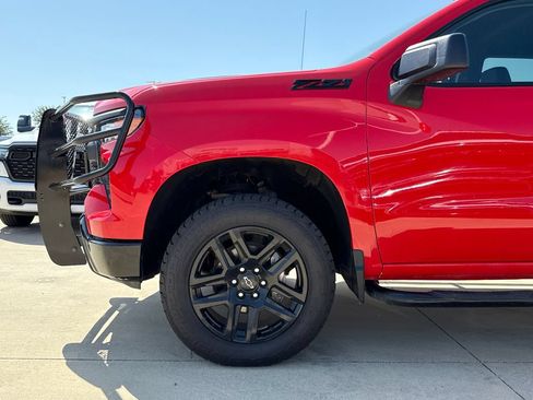 Used 2025 Chevrolet Silverado 1500 Custom Trail Boss w/ LPO, Dark Essentials Package AWD/4WD image 5