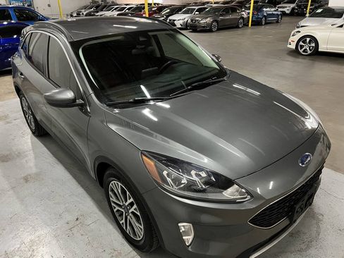 Used 2022 Ford Escape SEL w/ Technology Package FWD image 12