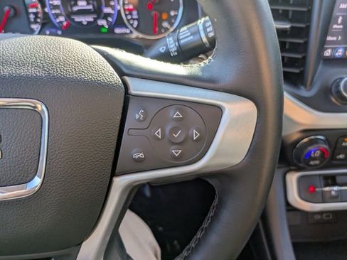 Used 2023 GMC Acadia SLT image 22