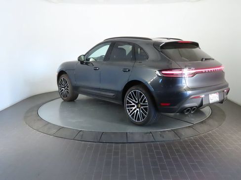 Certified 2026 Porsche Macan AWD/4WD image 3