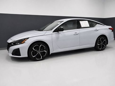 Certified 2024 Nissan Altima 2.5 SR AWD/4WD image 2