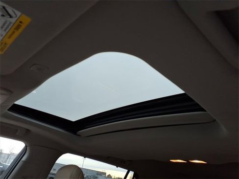 Used 2023 Toyota Highlander Limited image 17