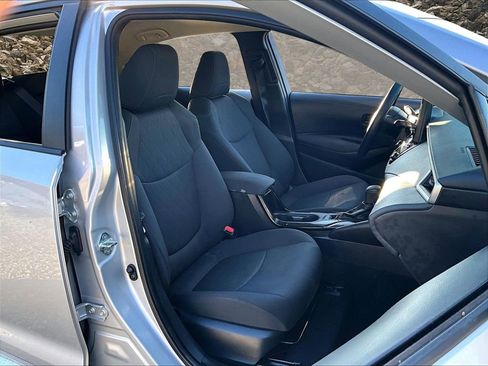 Used 2022 Toyota Corolla LE image 6