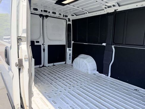 Used 2025 RAM ProMaster 2500 w/ Convenience Group FWD image 14