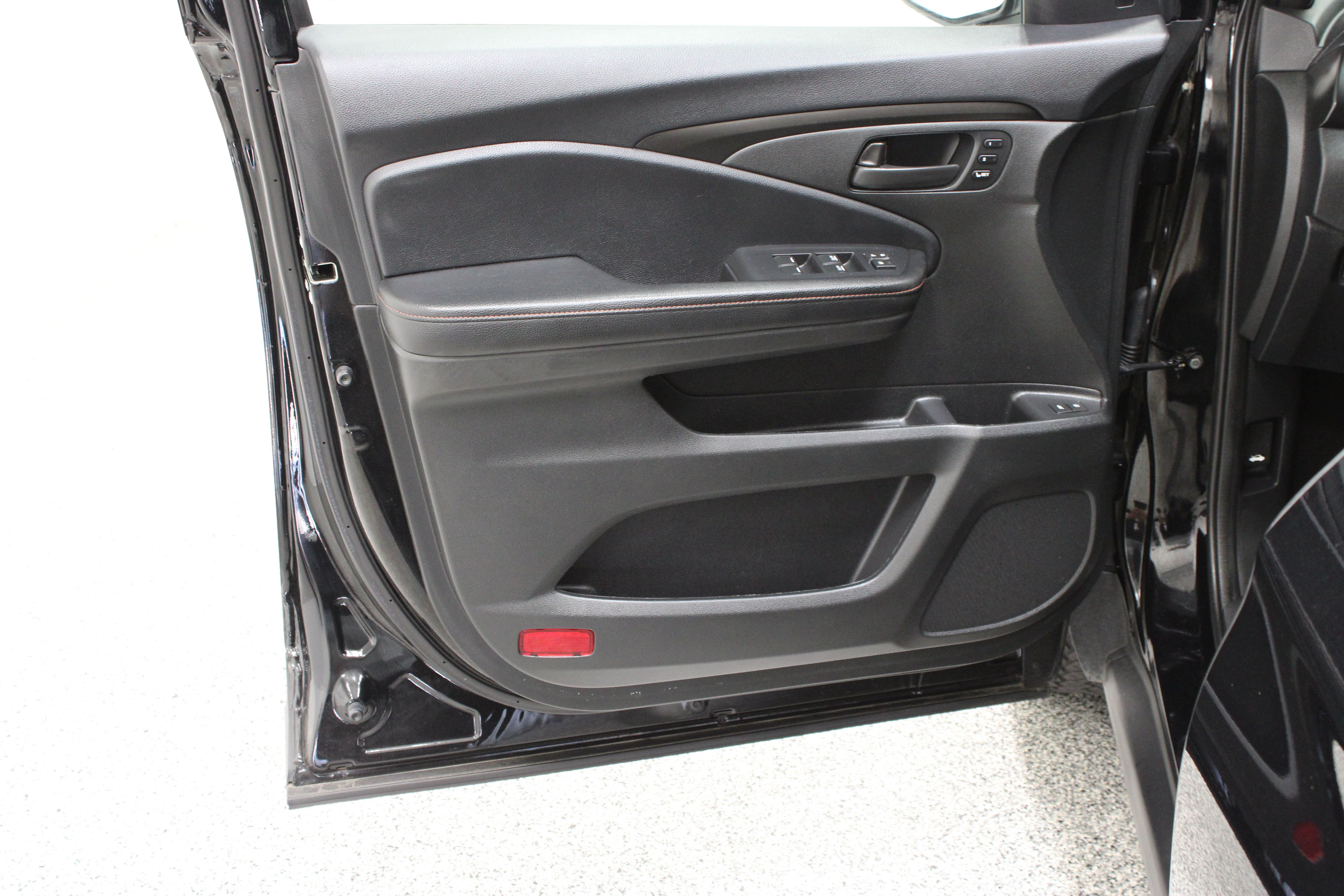 Used 2024 Honda Passport TrailSport image 12