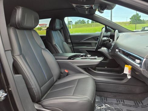 Used 2024 Cadillac Lyriq Luxury AWD/4WD image 18