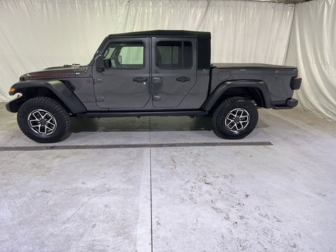 Used 2024 Jeep Gladiator Rubicon w/ Safety Group AWD/4WD image 7