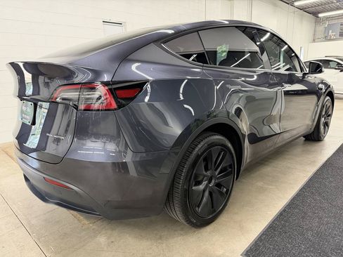 Used 2025 Tesla Model Y Long Range AWD/4WD image 4
