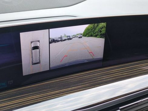 Used 2025 Cadillac Escalade Premium Luxury AWD/4WD image 10