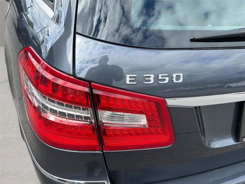 Used 2011 Mercedes-Benz E 350 4MATIC Wagon image 36