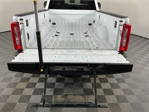 Used 2024 Ford F350 XLT image 8