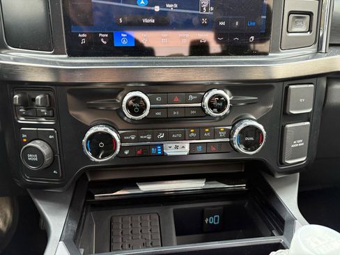 Used 2025 Ford F250 Lariat AWD/4WD image 13