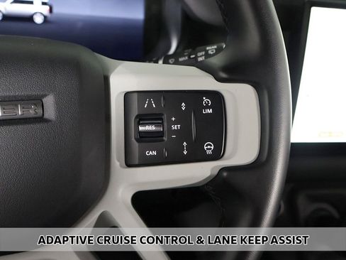 Used 2024 Land Rover Defender 110 SE image 5