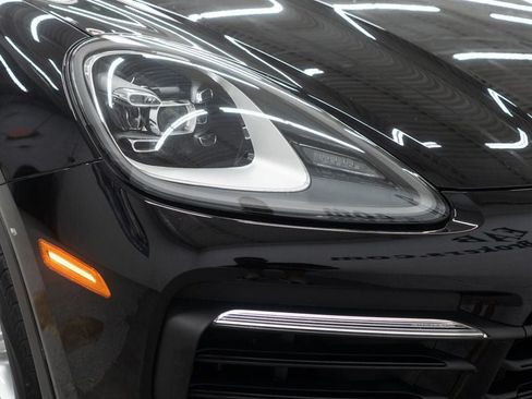 Used 2023 Porsche Cayenne AWD/4WD image 40
