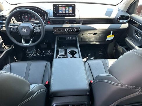 New 2025 Honda Pilot Touring image 16