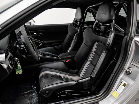 Used 2018 Porsche 911 GT3 w/ Sport Chrono Package image 34
