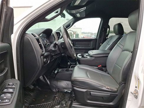 Used 2022 RAM 5500 Tradesman w/ Chrome Appearance Group image 13