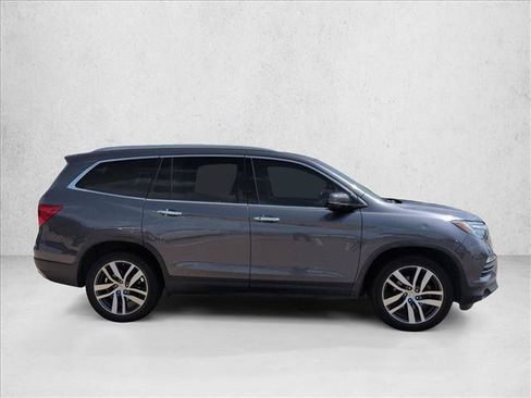 Used 2018 Honda Pilot Elite image 4