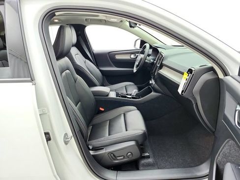 New 2026 Volvo XC40 B5 Plus w/ Protection Package Premier AWD/4WD image 18