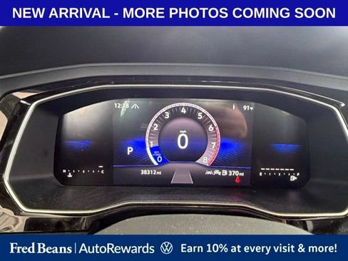 Used 2024 Volkswagen Jetta SE w/ Panoramic Sunroof Package FWD image 10