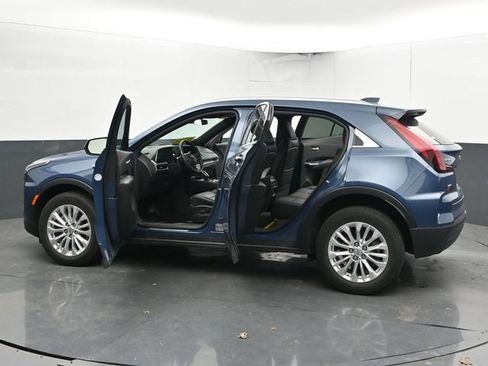 Used 2024 Cadillac XT4 Luxury w/ Cold Weather Package AWD/4WD image 55
