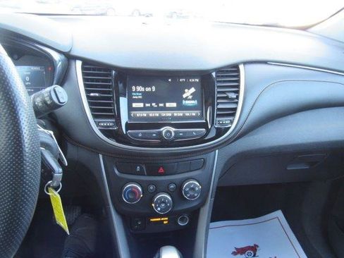 Used 2017 Chevrolet Trax LT AWD/4WD image 19