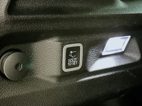 Used 2022 Jeep Grand Cherokee L Laredo AWD/4WD image 32