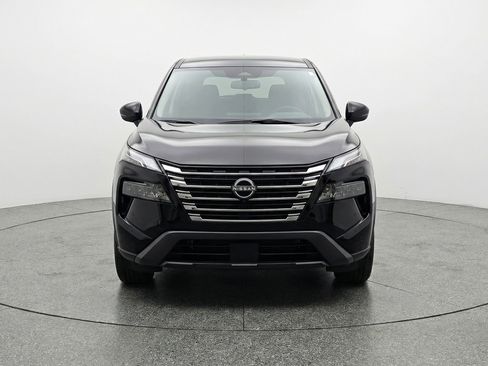 Used 2025 Nissan Rogue SV image 2