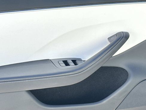 Used 2025 Tesla Model 3 Long Range image 27