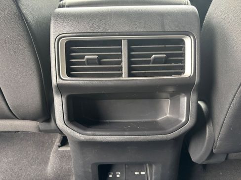 Used 2025 Volkswagen Atlas Cross Sport SE image 24