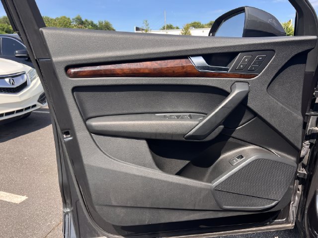 Used 2018 Audi Q5 2.0T Premium w/ Convenience Package AWD/4WD image 10