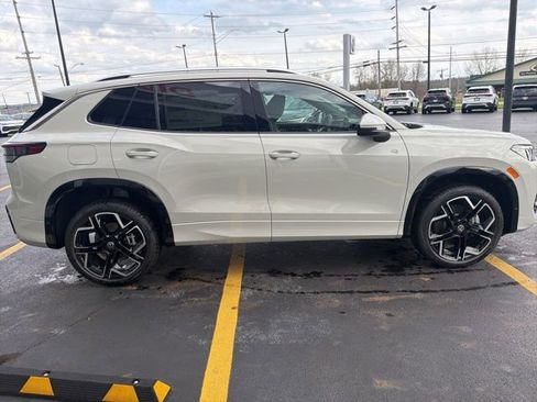 New 2026 Volkswagen Tiguan SEL R-Line AWD/4WD image 11