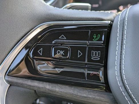 New 2025 Jeep Grand Cherokee Overland w/ Trailer Tow Package AWD/4WD image 27