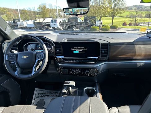 New 2026 Chevrolet Silverado 1500 High Country w/ Technology Package AWD/4WD image 18