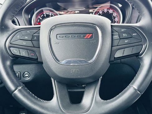 Certified 2016 Dodge Challenger SXT image 8