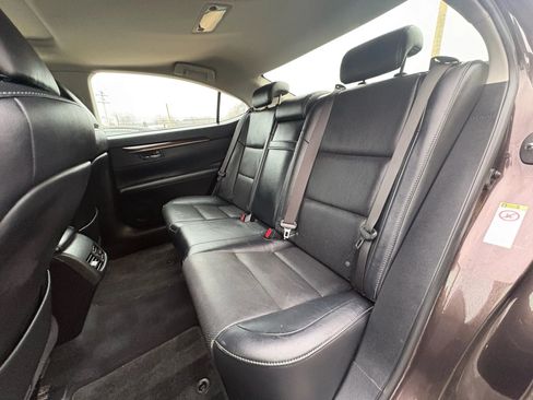 Used 2013 Lexus ES 350 w/ Luxury Pkg image 12