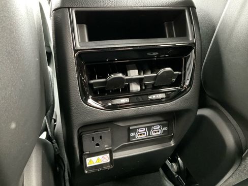 New 2025 Jeep Grand Cherokee Laredo X w/ Luxury Tech Group I image 28