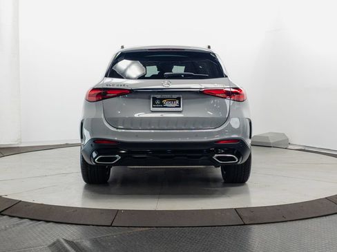 Used 2025 Mercedes-Benz GLC 350e 4MATIC w/ AMG Line image 30
